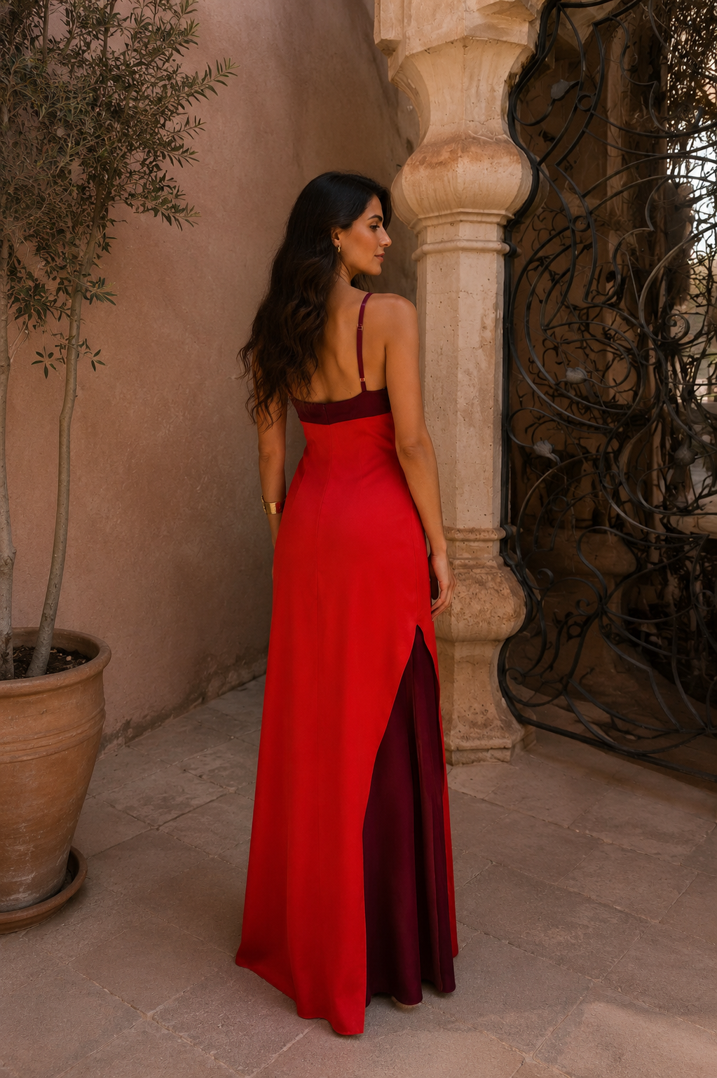Vestido Largo Halter con Abertura Lateral